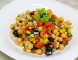 Best Ensalada de Garbanzos Near Me